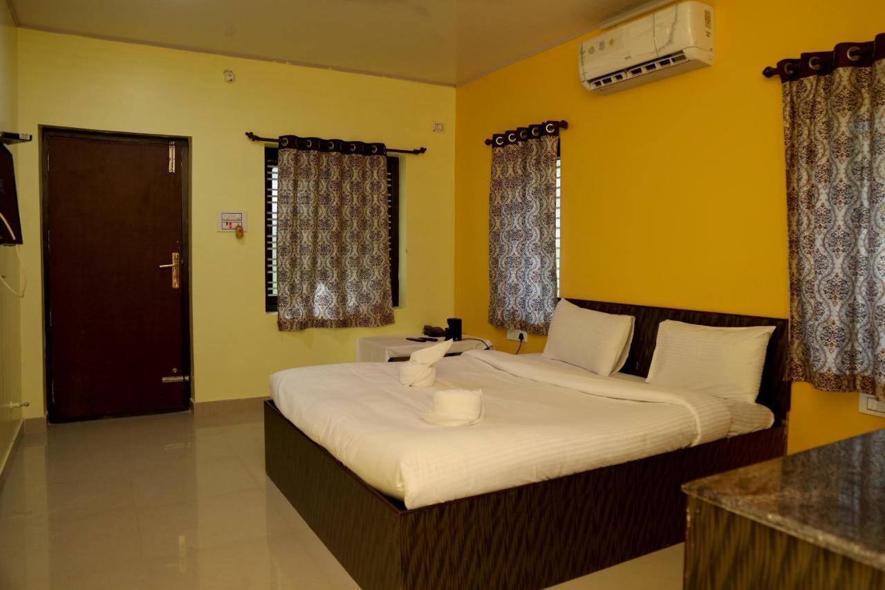 Royal Nature Resort Pollachi Exterior photo