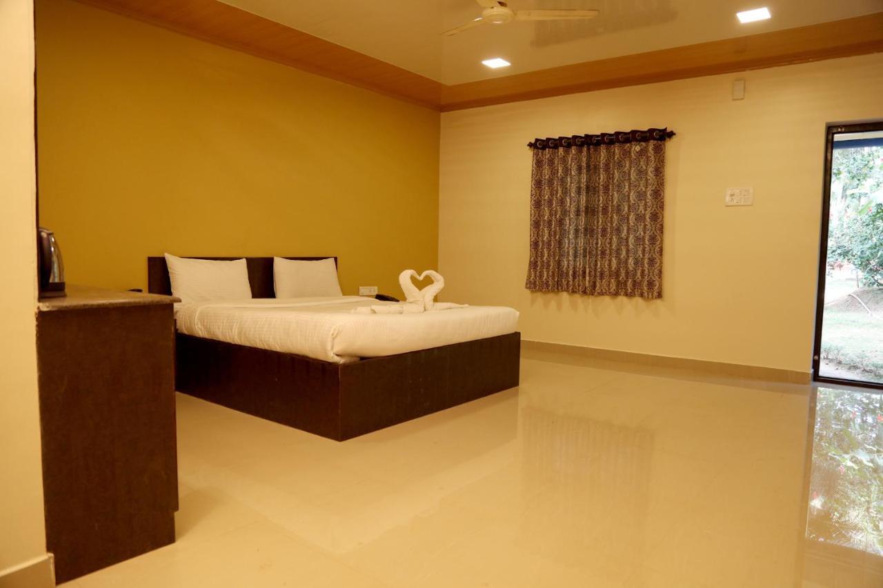 Royal Nature Resort Pollachi Exterior photo